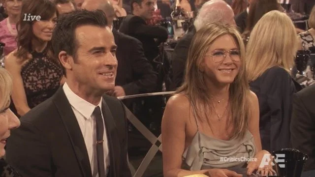 Jennifer Aniston Shows Off Retro Glasses at Critics’ Choice Awards