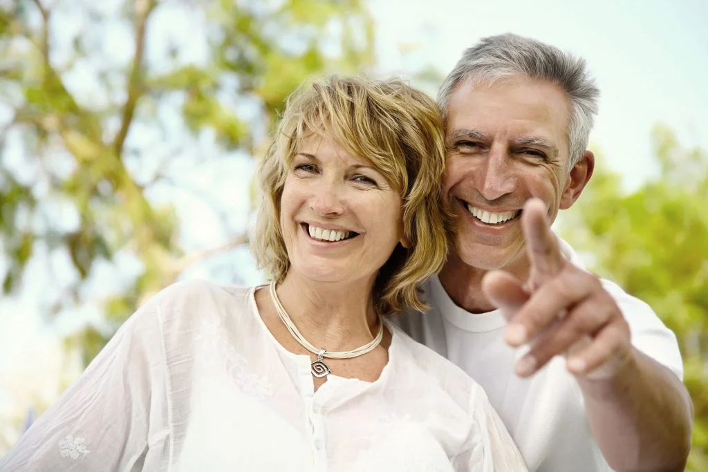 cataract symptoms are most common at age 60, photo of couple smiling